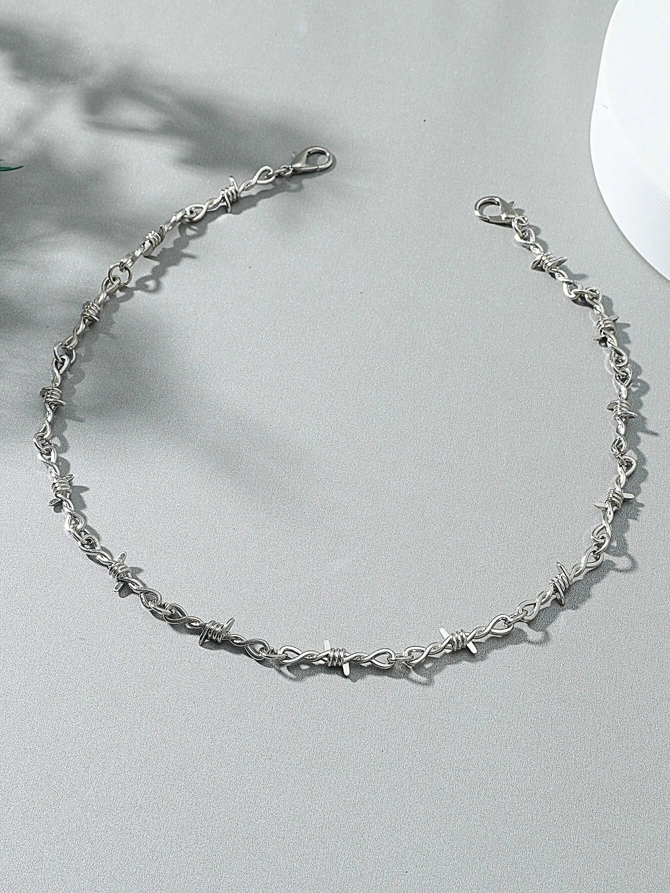 Collar de Alambre de Púas